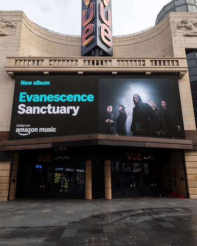 Leicester Square looks good on us 👀 Make sure to stream the new album ‘Sanctuary’ on @amazonmusicuk 
 
https://amzn.to/EvanescenceOOH