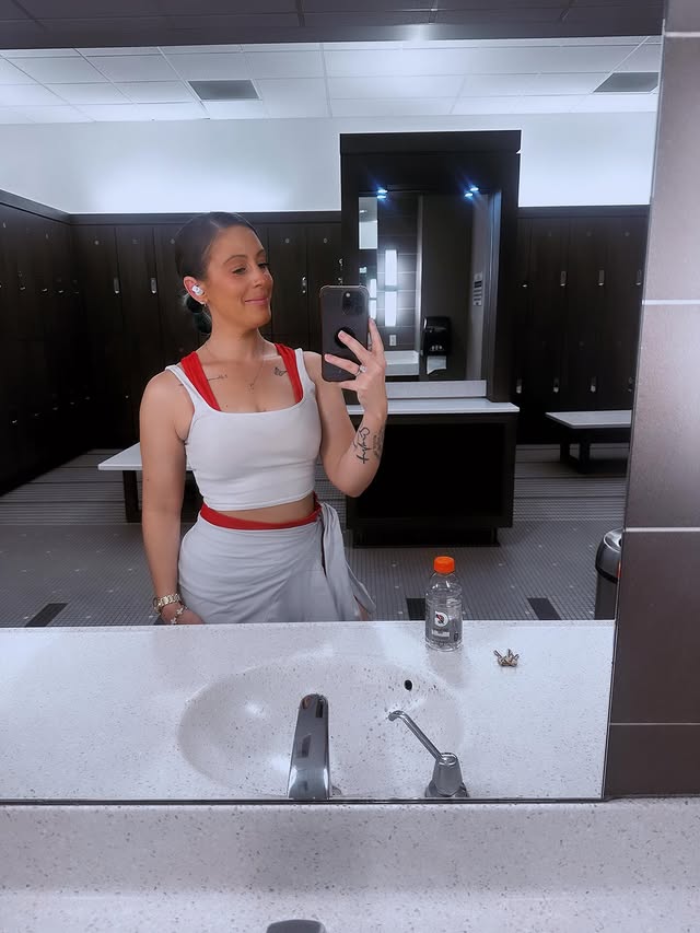 Sun soak, upper body pump & a sweaty run session! 🥵☀️S\O to the man who brought my house keys back to me! 🤙🏽 (😅) by @fit_to_fat_to_fabulous