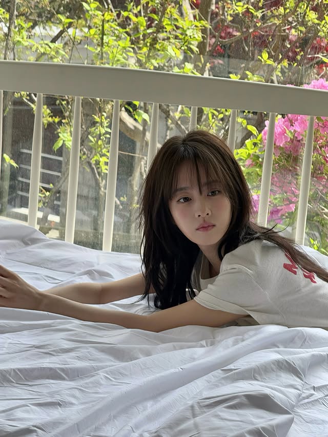 🌳

📸 @mokjungwook 
👗 @with.hyunkyoung 
💄 @iammaeng 
💇‍♀️ @iljung_lee