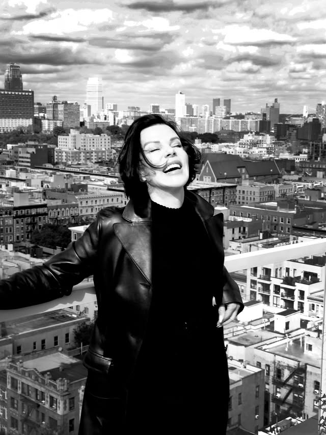 Hello NYC!!!! 
So happy to be back home!🖤 
Hit @traderjoes up on 125th st,to grab some groceries,and the music was so good , EVERYBODY was dancing with their shopping carts & singing.I was in heaven!
Got my dance/club moment on right there..mid day.🤣💃🏻❣️ 
I love NY.
📸 @jakechessum 
Shot @4cryingartloud casa
