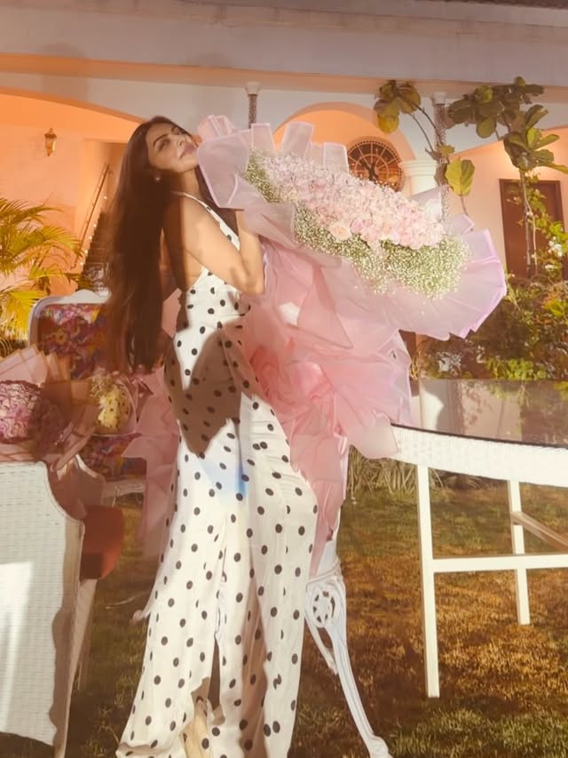 PoV: I’m just a girl 🧿🎀🤍🪬🎂🧁🧿

Thank you fam n friends🩵

#birthdaygirl #spoiledbutcute #ohtobeadored #staymadstaytuned