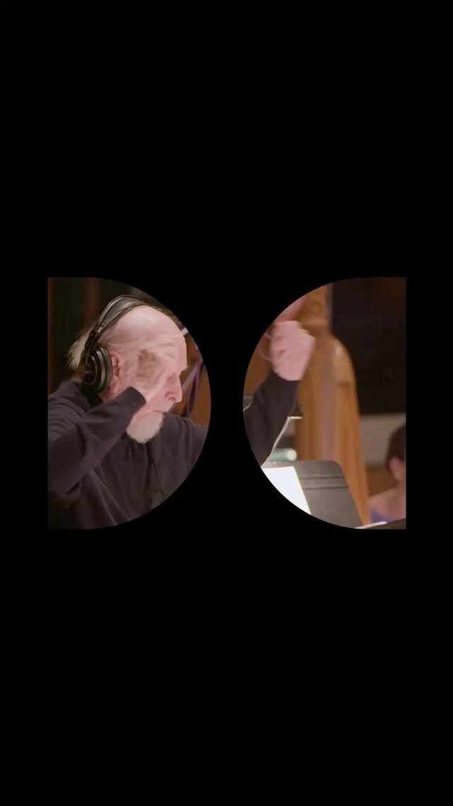 VIDEO: John Williams conducts DISCLOSURE DAY at the score's recording sessions.

Full details and discussion on the Maestro's latest work at JWFan.com

--
#johnwilliams
#disclosureday