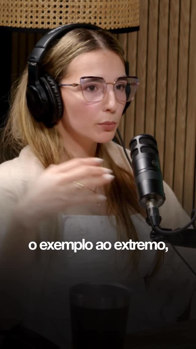 Qual é a sua opinião? A @andreiadesousaviegas fala no @podvirportugal sobre Nacionalidade, Identidade e Compromisso: O Debate sobre Dupla Nacionalidade em Portugalnão perca essa entrevista já está no nosso canal subscreva o canal podvir portugal no YouTube link na bio @podvirportugalEquipa Podvir Portugal:🎙️ @rocha_g01🎙️ @ericsampel🎥 @matheusmarinho_goCo-host @gurgelsemfronteiras Nossos perfis:🎙️ @podvirportugal 🇵🇹🎬 @podvirportugalcortes 🇵🇹🤝🏻Patrocinadores:Stand de carros: @rochaautomoveis.ptRestaurante de salgados brasileiro: @dobrazil.pasteisClínica dentária @inovarclinic Parceiros:🔴 @radiodreamsfm🔴 @thebolderhub 🔴 @gabrielrochafotografo 🔴 @goldenhairbarbershopCanal de podcast em Portugal 🎙🇵🇹#podcast #lisboa #portugal #porto podcastportugal by @podvirportugal