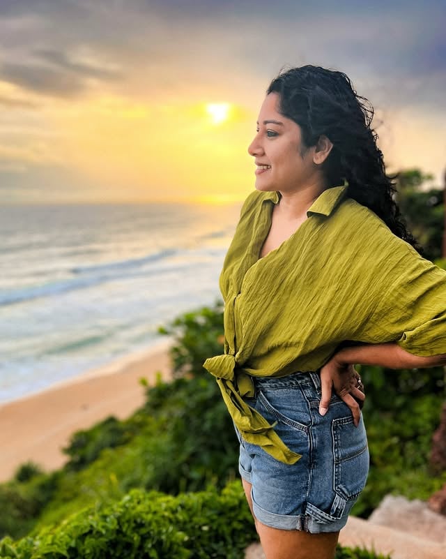 My toxic trait is thinking I can do casual situationships when my brain is built for 19th century loveletters and blood oaths 🫣🤍🧿🌼🫂

Captures from June 2023 at Varkala 
📷 @such_dil_things 
Text courtesy @ittichiri