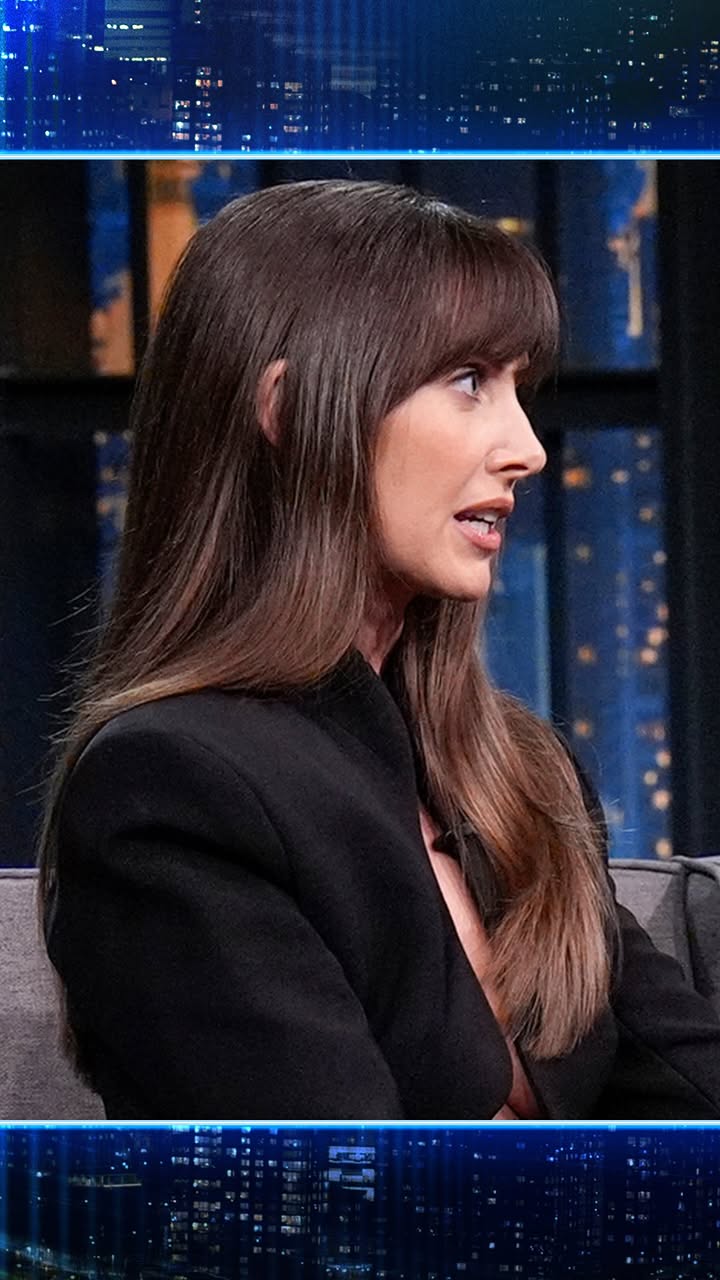 @alisonbrie can’t escape all the texts about her role in @mastersmovie 😂