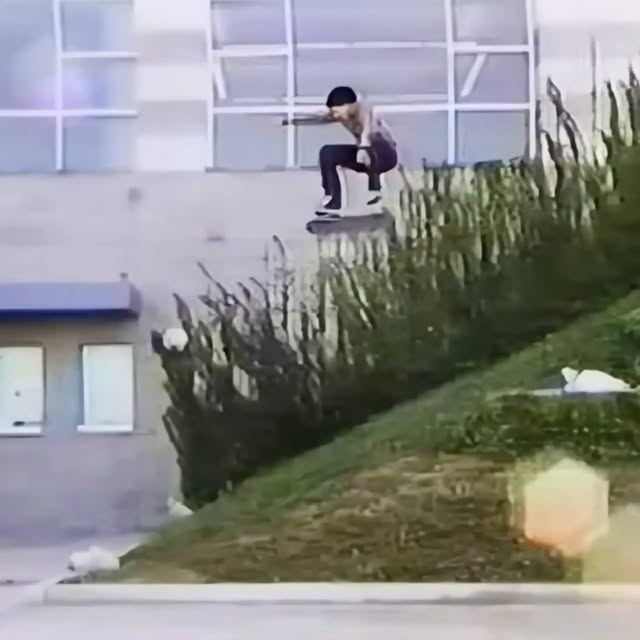 “What are your favourite @epiclylaterd TV Episodes?My favourite episodes from the TV are: Heath@bam__margera Jason DillAnd…” - Patrick O’Dell Heath’s episode is sick, so we had to get the raw clip of his gnarly grass gap Kickflip where he lands bolts but explodes due to the impact on rotation alongside voiceovers of @internetfamous and @artofoto talking about what makes his skating so rad, set to some of his standout tricks from a series of his classic parts.Give them a blast and read Patrick’s interview on our site to discover his other favourite Epicly Later’d and find out more about him, his photography and films. 🎥: #heathkirchart #epiclylaterd Episode | 🎬: Dir by #patrickodell | 🗣️: Heath, #jerryhsu and #artosaari by @thenocomplynetwork