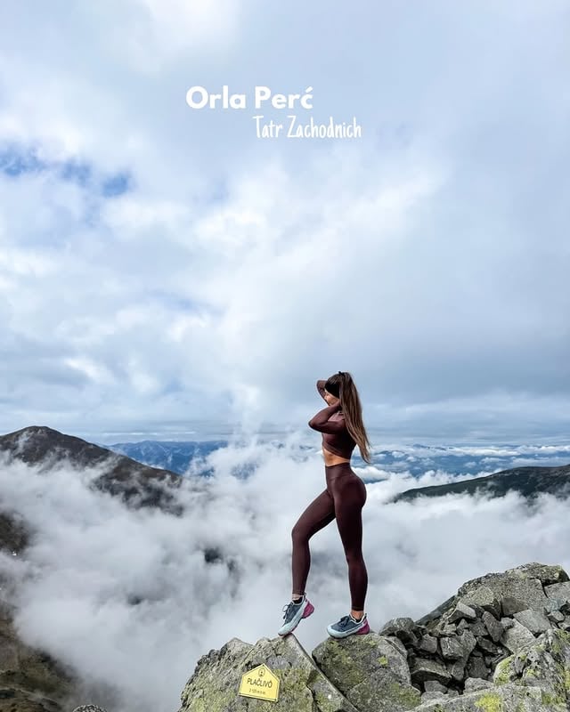 Spacer w chmurach 🌥️

#tatry #rohace