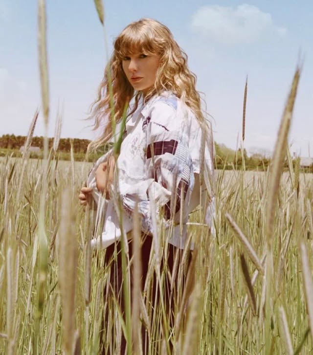 The moment we’ve all been waiting for… Taylor’s new song - I knew it, I knew you is out now! 🤠