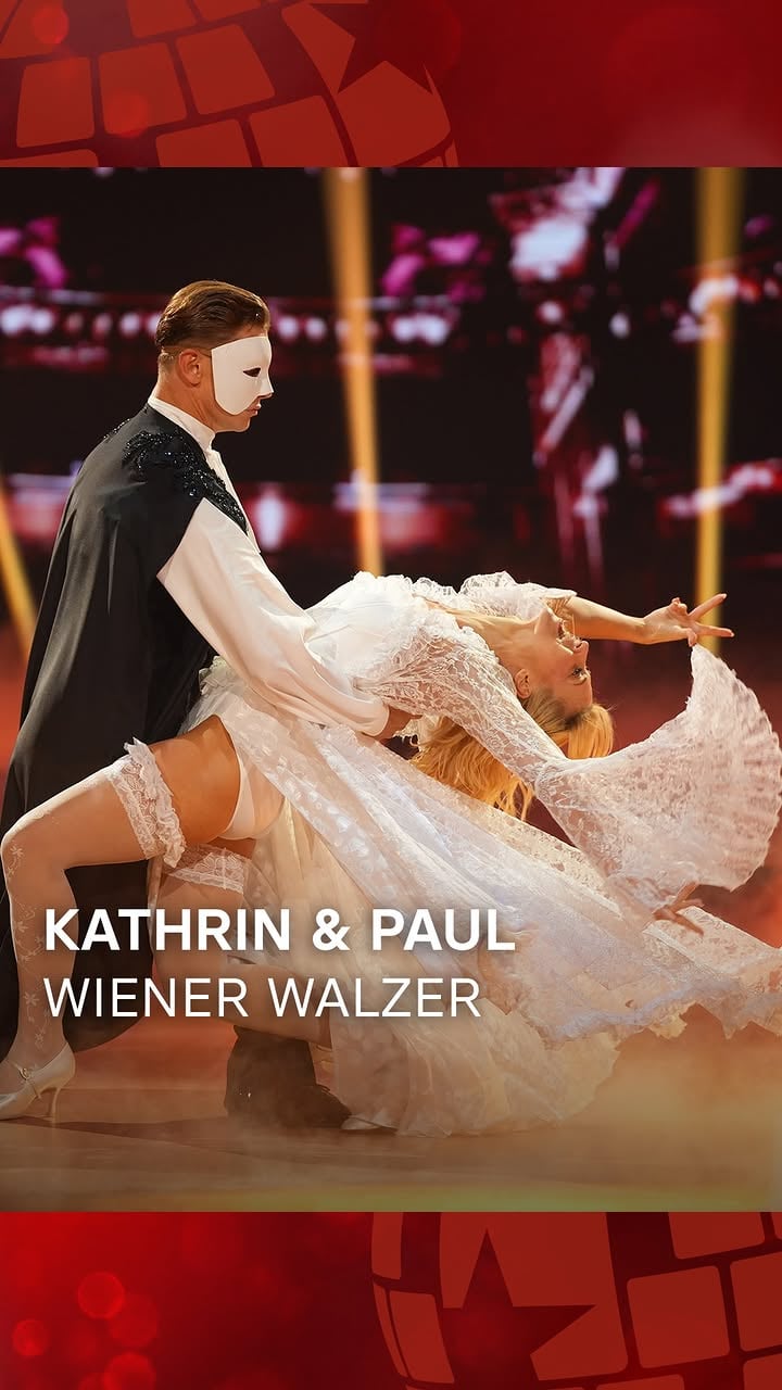 Vorhang auf für ganz großes Musical-Kino! 🎭✨ Paul und Kathrin verwandeln das Parkett mit ihrem Wiener Walzer zu den Klängen von „Phantom der Oper“ in eine Theaterbühne 🌹🖤

Wer war genauso verzaubert wie wir? 👇

Alle Infos zu Let’s Dance bekommt ihr über den Link in unserer Bio ➡️ @letsdance

#LetsDance #ProfiChallenge  #PaulLorenz #KathrinMenzinger #WienerWalzer
🕺 LetsDance; ProfiChallenge;