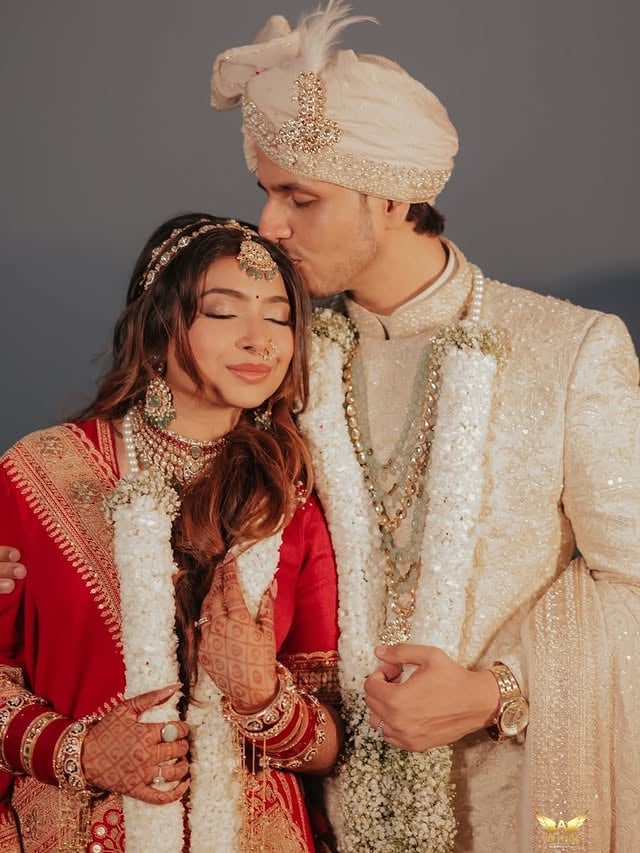 Happy Anniversary to a couple @triggeredinsaan @ruchika_.rathore that proves real love doesn’t just survive it absolutely glows. 🔥💖One year down, forever to go ✨💕Your Favourite @witty_wedding #wittywedding #triggeredinsaan #ruchikarathore #anniversary #firstanniversary by @witty_wedding