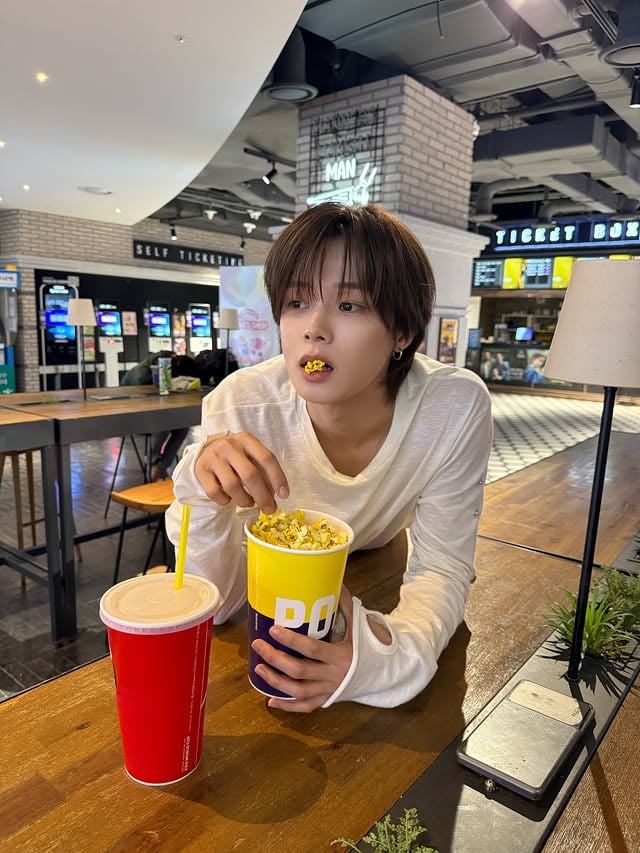 🍿🤍💙