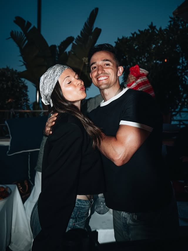 Formula 1 🇮🇩 Grand Prix de Monaco
OU mon (notre en fait) tout premier GP! vroum vroum

Bibz peut en témoigner, j’ai regardé les 78 tours scotchée, à me demander pourquoi je n’étais pas en train de piloter tellement je me régalais…
(spoiler, pcq t’as pas le niveau ma go) 
après comme dirait le king (mon papa), j’aurais pu les rejoindre en karting (ou pas) 
 
bref j’ai kiffé, j’aime TROP les courses de voitures purée!

 
publicité (invitation) • merci @apmmonaco, j’vous ♥️