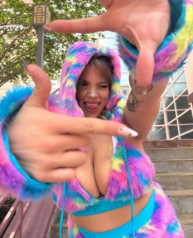 featuring this week's iHR Raver Spotlight⁠ 🔥⁠ score up to 60% off trippy daze in our b!o🤩⁠⁠--⁠@thatxcgiirl⁠@kiera.janelle⁠@meanxlean⁠@kristaostrander⁠@realellarose_⁠⁠@i.lissy⁠@mainly_avital⁠@mistymarieactress by @iheartraves