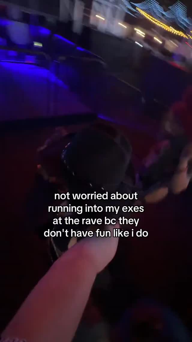 the rave is my safe place from the evil exes👹 thank gawd my girlies like to have FUN! score up to 60% off trippy styles in our b!0 🌀 @fizzipopmusic by @iheartraves