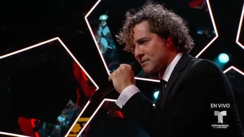 Imposible no emocionarse con esta presentación de David Bisbal 🤩🙌 #MundialTelemundo #ElMundialEsNuestro 

Prepárense para verlo como juez de #OperacionTriunfoUSA el martes 7 de julio 7PM/6C🎤👏

Por Telemundo y Peacock.