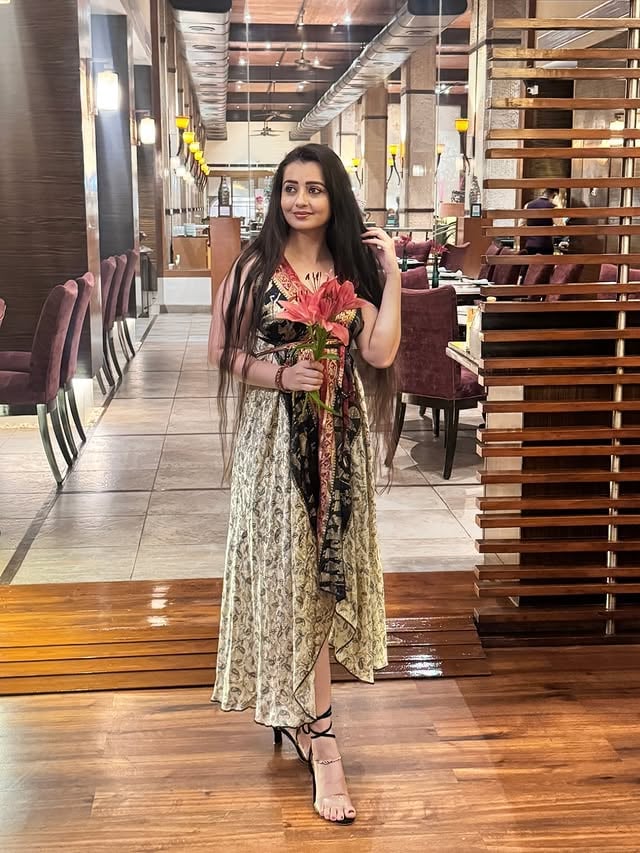 ❤️ Lost in tha right direction 🌍😎

@fariyasresortlonavla 

#chahat #vacationmode #metime💕 #fariyas