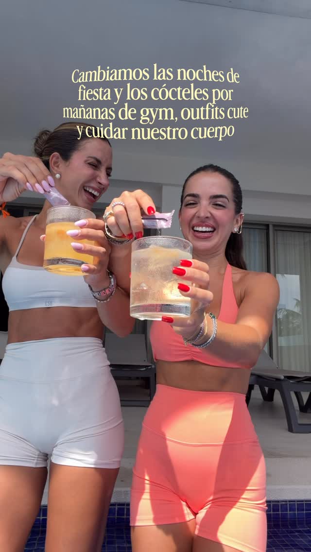 comenta GLOW para enviarte el link de nuestro drink que nos ayuda a sentirnos menos inflamadas, con más energía, a cuidar nuestro cuerpo desde adentro y a vernos radiantes por fuera✨Porque verse bien es increíble, pero sentirse bien lo cambia todo😍💛Outfits @csb by @danielamermeria