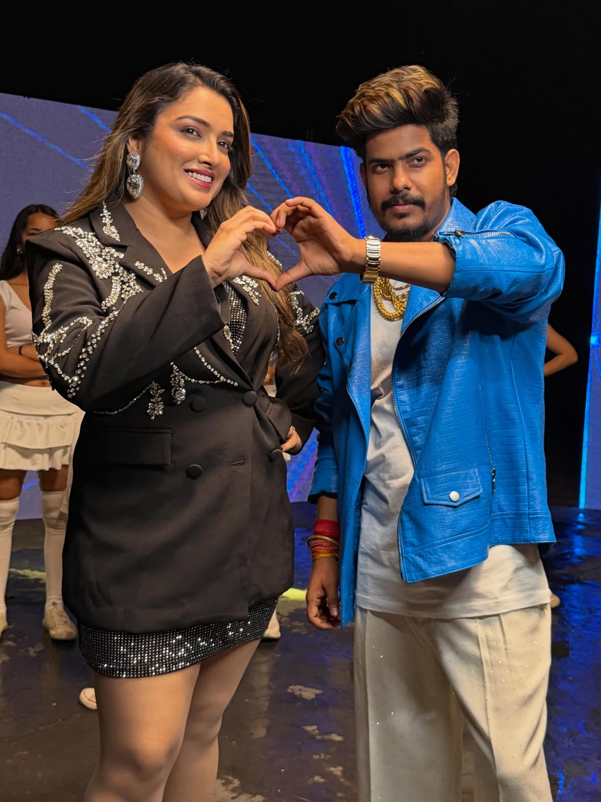 एक बार फिर से आ रहे ये जोड़ी के साथ 
❤️❤️#aamrapalidubey 
#raushanrohi #post #viral #trending