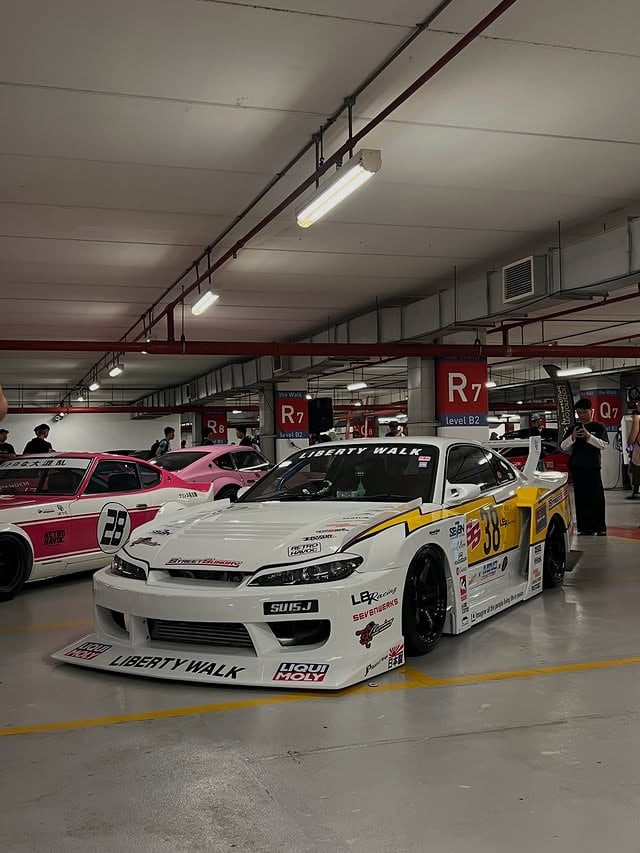First LB Super Silhouette WORKS S15 Silvia at @retrohavocofficial in Malaysia 🇲🇾 Real JDM in Malaysia!!Special thanks to @gphaider & @street.sundayy & @retrohavocofficial & @alie_kuoppa & @farahdarlings !!#libertywalk #jdm #jdmcars #s15 #silvia by @libertywalk_toshi