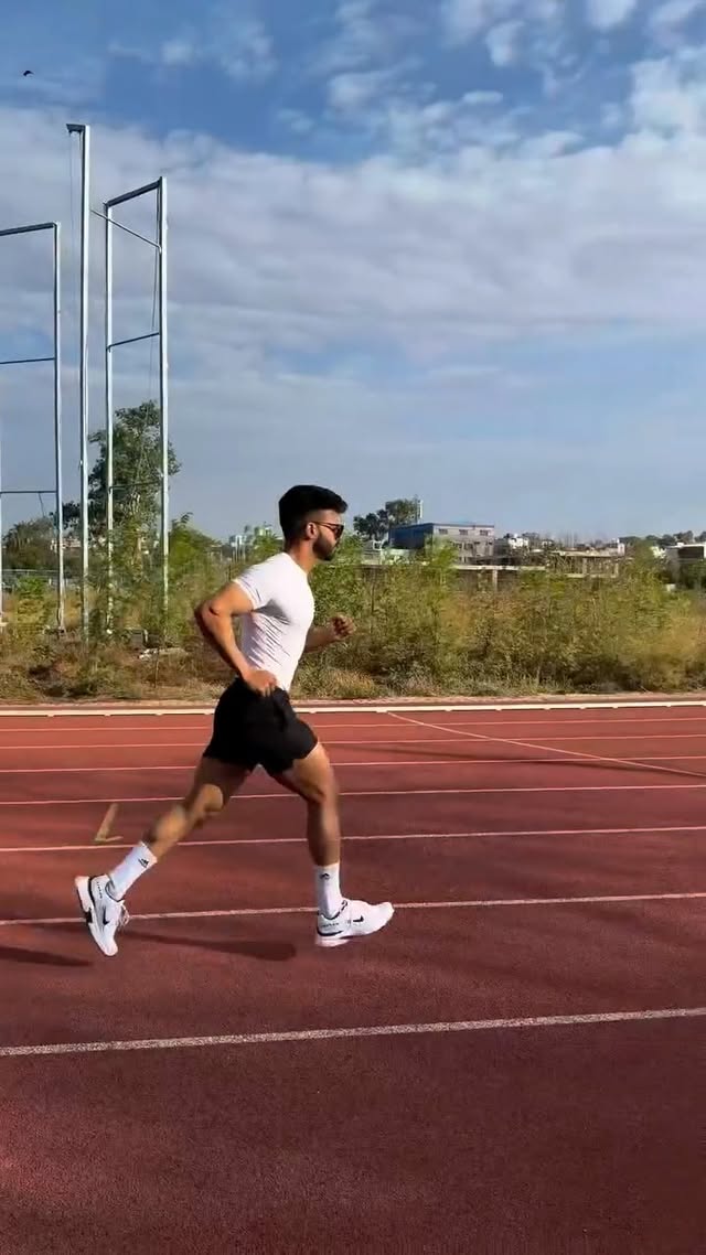 Therapy🤌🏻...#running #lifestyle #run #explore #viral by @aadi_k70