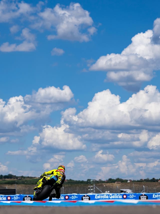 #HungarianGP in the books.We’ll take the lessons, keep working and come back stronger 💪 #MotoGP #PertaminaEnduroVR46RacingTeam by @vr46racingteam