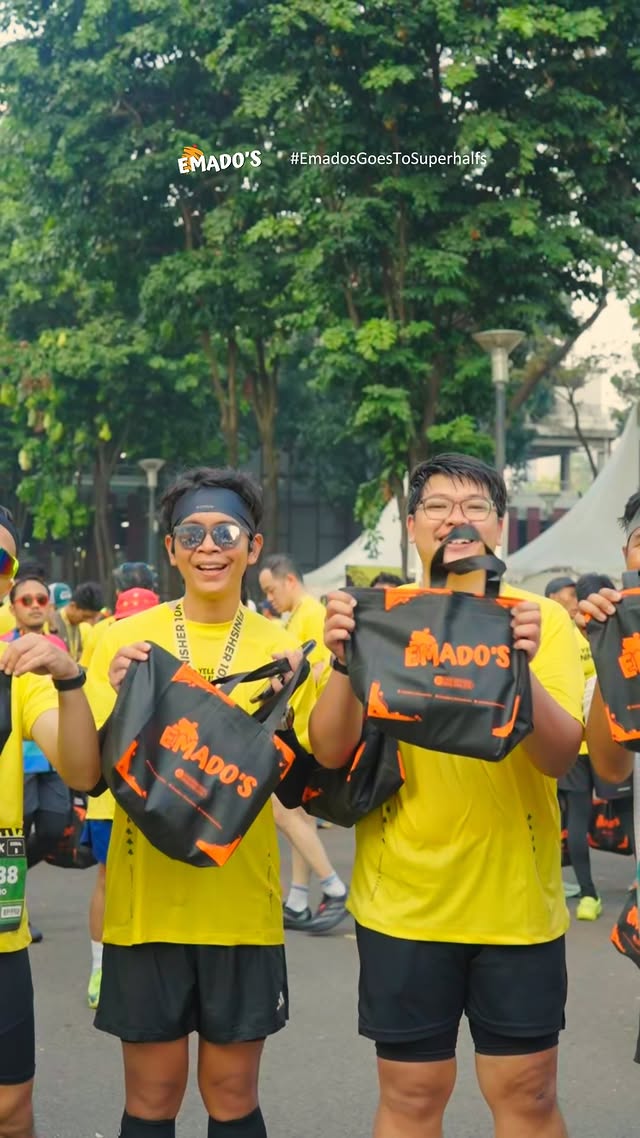 🏃‍♂️ EMADO’S x YELLOW RUN 2026 🏃‍♀️Langkah demi langkah, kilometer demi kilometer.Bangga bisa menjadi bagian dari perjalanan ribuan runners di Yellow Run 2026. Terima kasih untuk semua yang sudah mampir, berlari bersama, dan membawa semangat positif sampai garis finish.Karena setiap pencapaian besar dimulai dari satu langkah kecil. 💛Sampai jumpa di race berikutnya! 🙌..#EmadosGoesToSuperhalfs #EmadosRunners #YellowRun2026 #RunWithEmados #RoastedChicken by @emados.shawarma