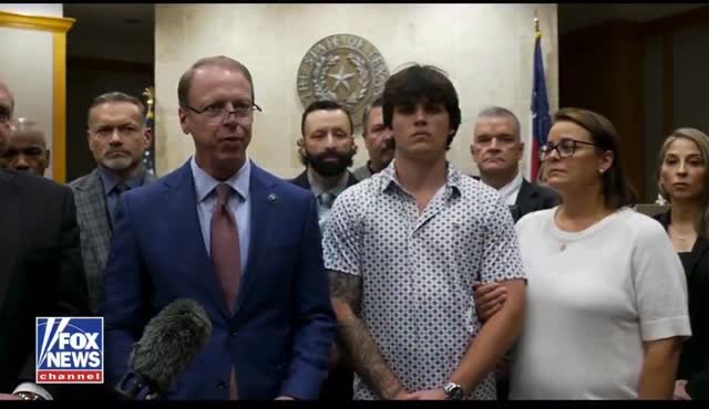 Karmelo Anthony, the k’ller of Austin Metcalf, has been sentenced to 35 years in prison for his crimes. He will be eligible for parole halfway through his sentence at 36 years of age.

This footage shows the District Attorney speaking on the outcome alongside Austin’s parents and brother.