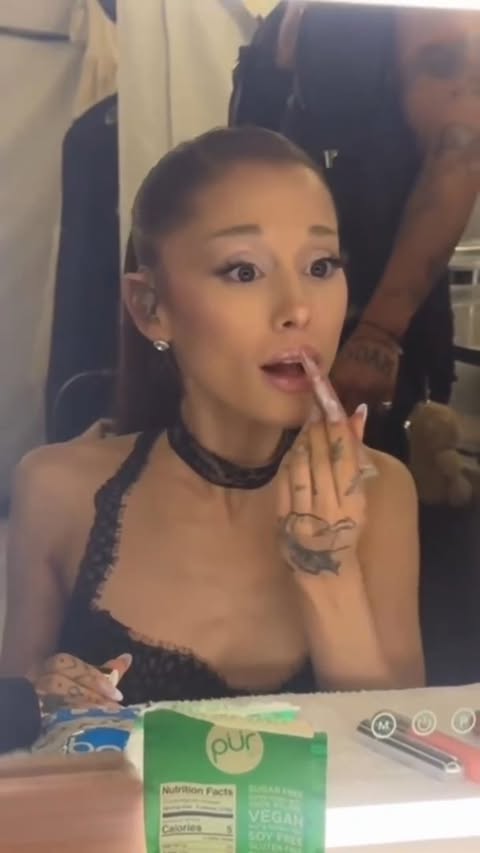 "You are living proof that distance is no obstacle for those who live in our hearts."

@arianagrande

#arianators #oaklandarena #theeternalsunshinetour #rembeauty #arianagrande