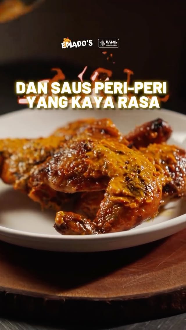 🔥 Pedasnya Bikin Nagih, Juicynya Bikin Balik Lagi! 🔥Siap-siap jatuh cinta sama sensasi 1 Ekor Ayam Peri-Peri Emado’s🍗🌶️Ayam panggang utuh dengan bumbu peri-peri khas yang meresap sampai ke dalam, rasa pedas gurih yang pas, dan daging yang tetap juicy di setiap gigitan.Cocok buat makan rame-rame bareng keluarga, teman, atau jadi menu andalan saat kumpul bareng. 😋Sudah coba yang satu ini?📍Order sekarang di outlet Emado’s terdekatWA Hotline0821-1551-794..#Emados #AyamPeriPeri #RealFood #AyamPanggang #Kuliner by @emados.shawarma