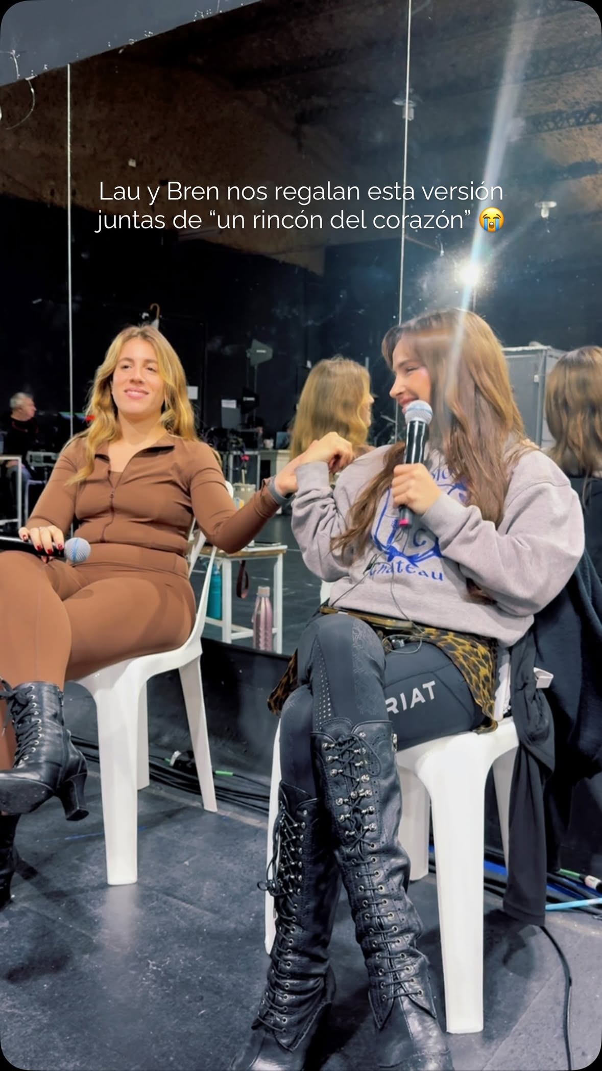 Lau y Bren cierran el primer ensayo general con esta versión juntas de “Un rincón del corazón” 😭; yo no estoy llorando… VOS ESTÁS LLORANDO 🫵🏻

En 9 días arranca el world tour; desde que país nos esperan? Comenten su banderita 👇🏻