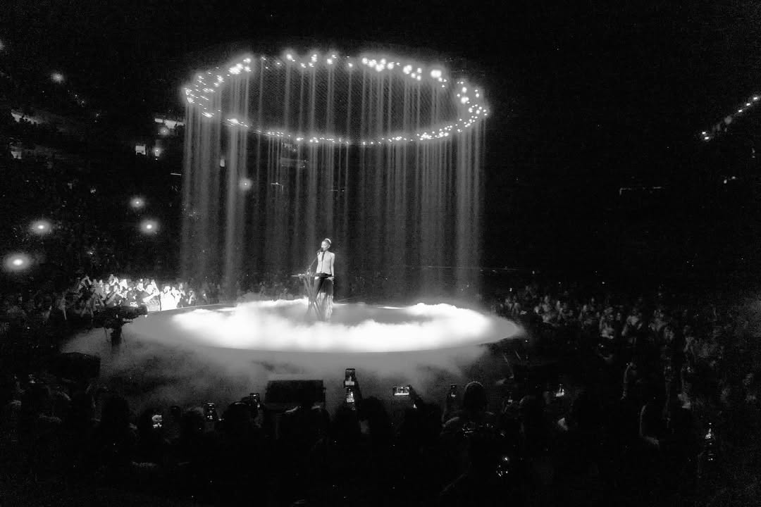 I can’t believe anything at all ???? What a perfect show built with brilliance and so much love. Congratulations @arianagrande @christhedirector @willloftis 🫀 by @katiatemkin