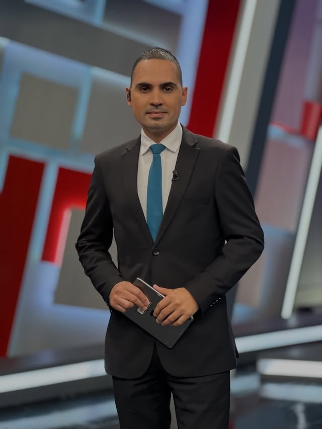 #TL2 | Roberto Cardoza te espera cada día en la emisión de la 1:00 p.m. de Teledos, para llevarte la información más destacada del país y del mundo. ¡Acompáñenos! 📺 by @teledos_tcs